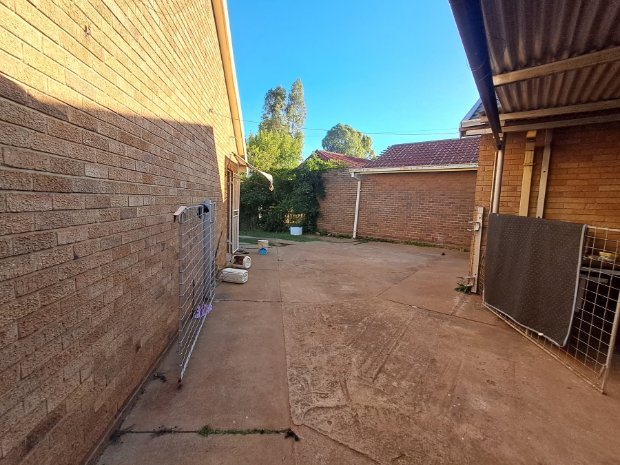 5 Bedroom Property for Sale in Ventersdorp North West